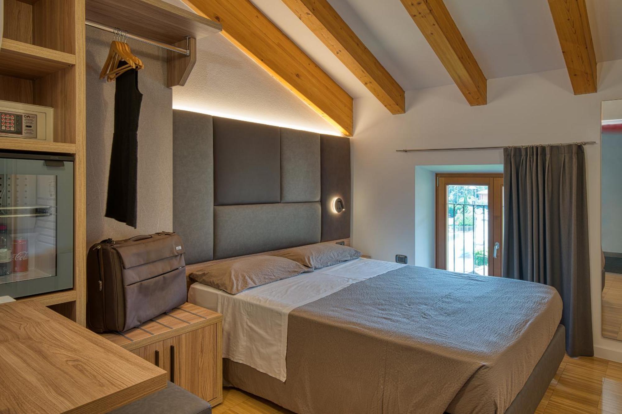 Double Room,1537430842:JPEG
